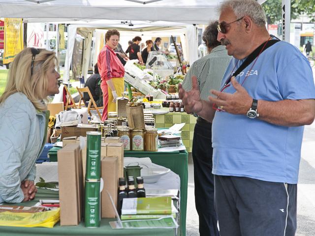 Mercato agricolosabato festa doppia