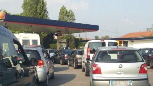 Benzina, sconti Esselunga-Q8A Vimercate insorgono i residenti