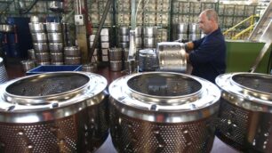 Industria, ordini in crescitae meno cassa integrazione
