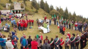 Capanna Ilaria, alpini e Cai insieme ai piedi del Formico