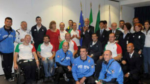 Pergamena e targa per le medaglieOlimpionici premiati dalla Regione