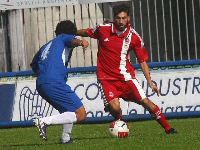 Calcio, la doppietta di Gasbarronifa sorridere il Monza al Brianteo