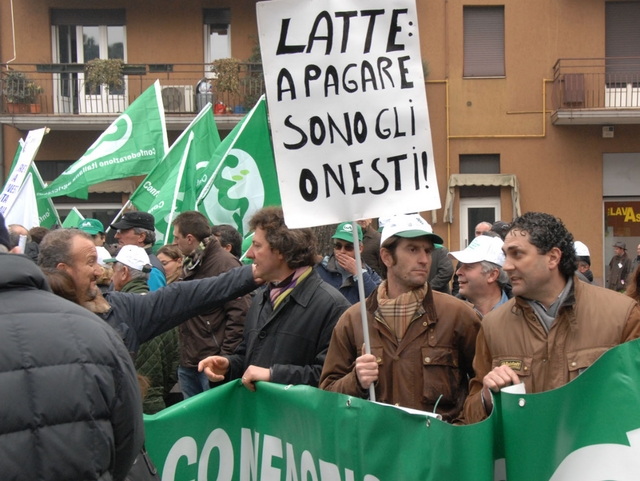 Prezzo del latte troppo bassoAllevatori pronti alla protesta