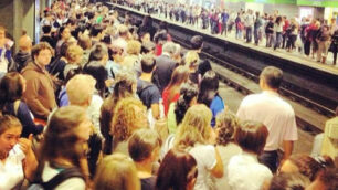 Sporchi, in ritardo e pure affollatiAltroconsumo e i treni Trenord