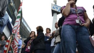 Agrate, assemblea con scioperoSt chiede investimenti in Italia