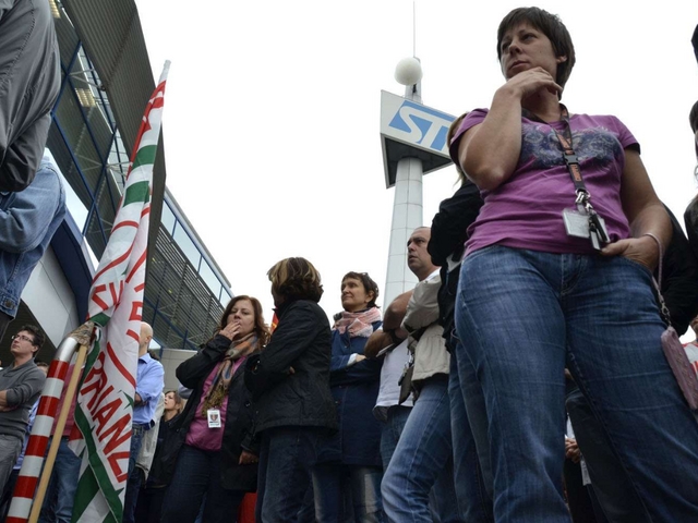 Agrate, assemblea con scioperoSt chiede investimenti in Italia