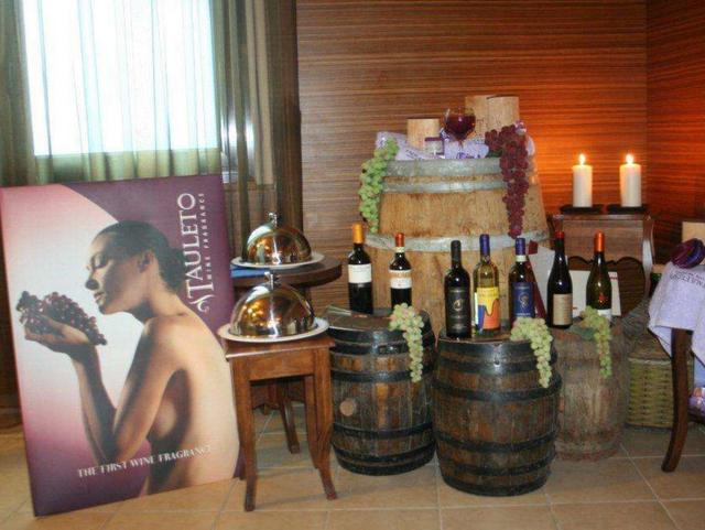 Vinoterapia, non solo brindisiLa cura alle Terme della Fratta
