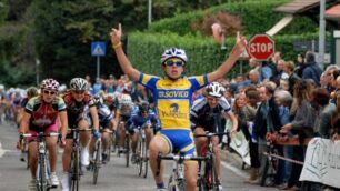 Ciclismo, brindisi al campioncinoColnaghi, 100 vittorie a Sovico