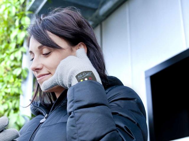 Guanto-bluetoothLa cornetta è la mano