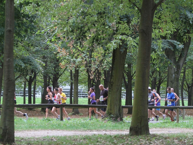Monza, runners per solidarietàCon la maglia col logo della Villa