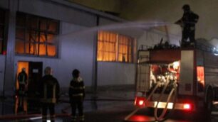 Concorezzo, magazzino in fiammeBrucia l’ingrosso di gadget natalizi