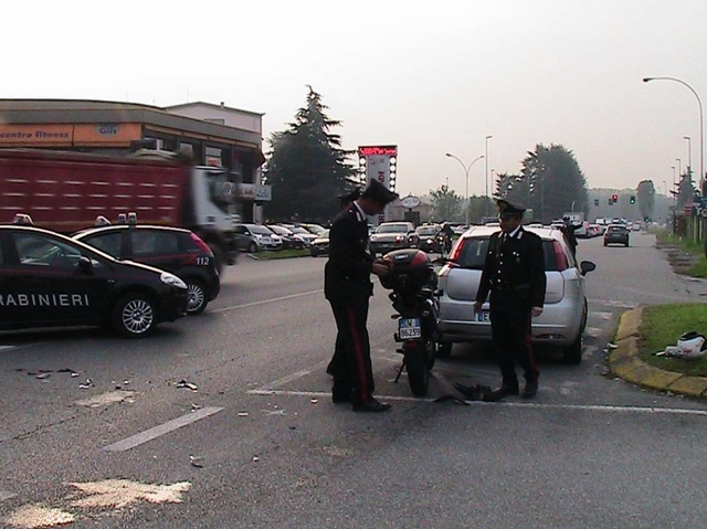 Mancata precedenza a PeregalloScontro auto-moto in via Maggi