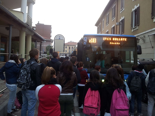 Senago, schiacciati come sardineE gli studenti bloccano l’autobus