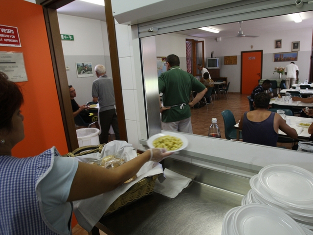 Cesano: mensa sociale alla Snia”Donateci il cibo da cucinare”