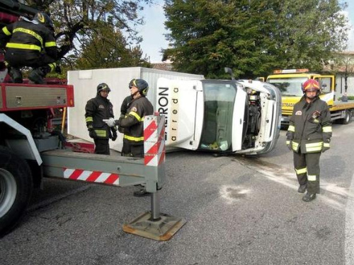 Desio, ciclista investito da un’autoMorto dopo il ricovero a Como