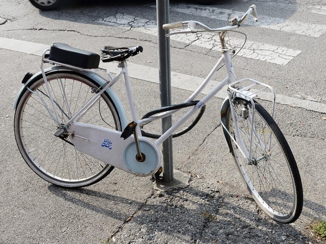 Busnago, rubano una biciclettaMa i carabinieri vedono tutto