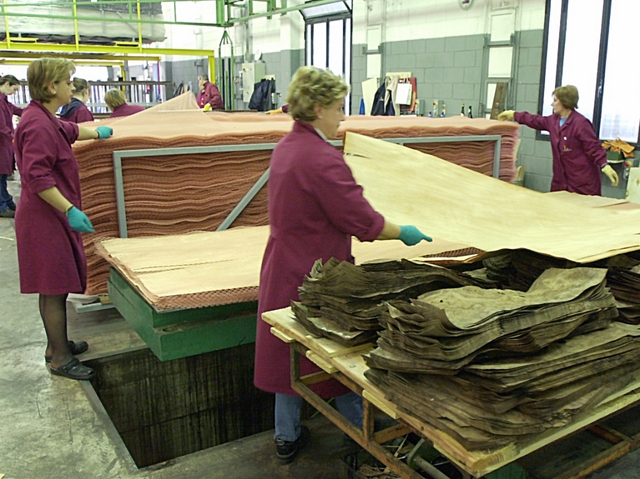 Le donne tra crisi e lavoroI sindacati al Binario 7