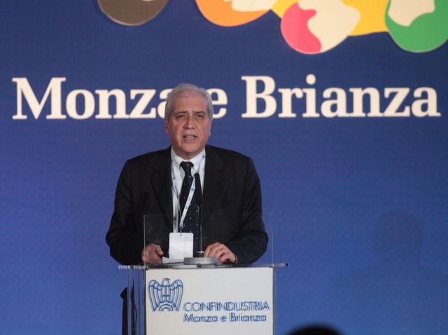 Province, «Monza va con Milano»Formigoni boccia ancora la città