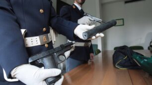 Monza: in garage ha il kit del killerPistola silenziata e arma da guerra