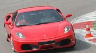 Monza, imprenditore in Ferraricentra una volante della polizia