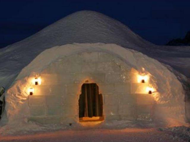 Alpi austriacheDormi in igloo
