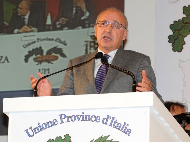 Province, protesta contro i tagli«Le scuole resteranno al freddo»