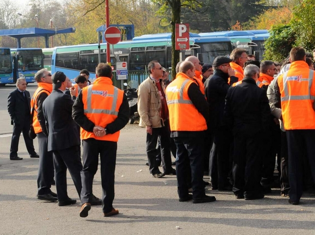 A Solaro ripartono i busInterrotto lo sciopero Airpullman
