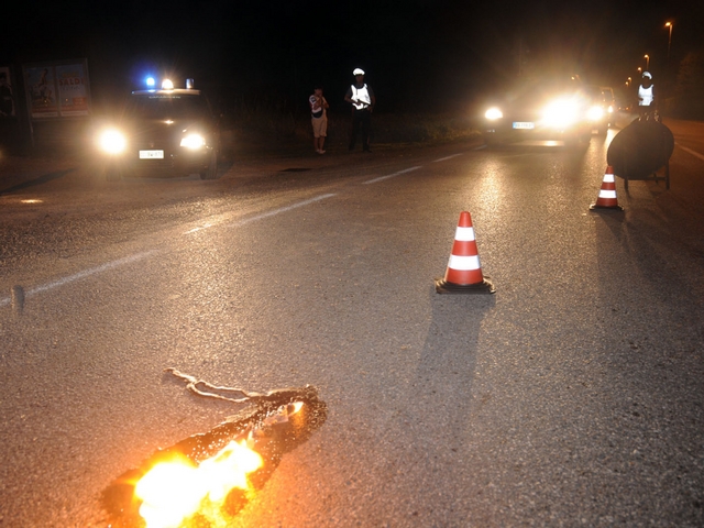 Cerca di rubare pullman a besaneseVentenne in manette nella notte