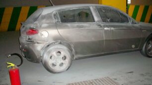 Seregno, vandali al parcheggioAuto imbrattata con l’estintore