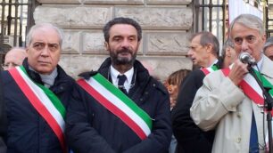Sindaci in corteo: «Basta tagli»A Milano Scanagatti e Mariani