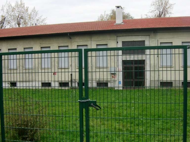 Scuola chiusa, i ladri in azioneCimnago, fanno incetta di rame