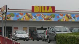 Tentano furto al supermercatoTre fratelli arrestati a Cesano