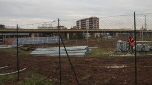 Monza, parco solare nello svincoloPannelli a lato della Statale 36