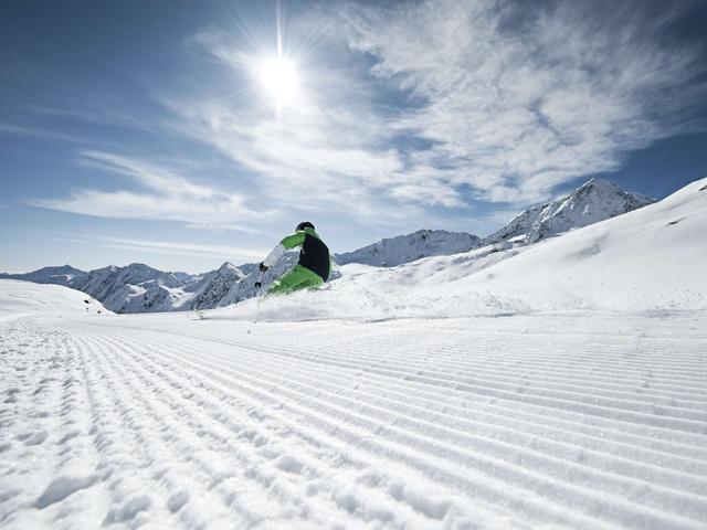Stubai, a tutto scisul ghiacciaio