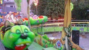 Luci a led e giostre gratuite: il Natale di Gandino combatte la crisi