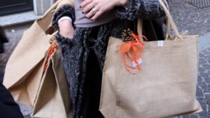 Anche lo shopping dà dipendenzaOssessione (non solo) da donne
