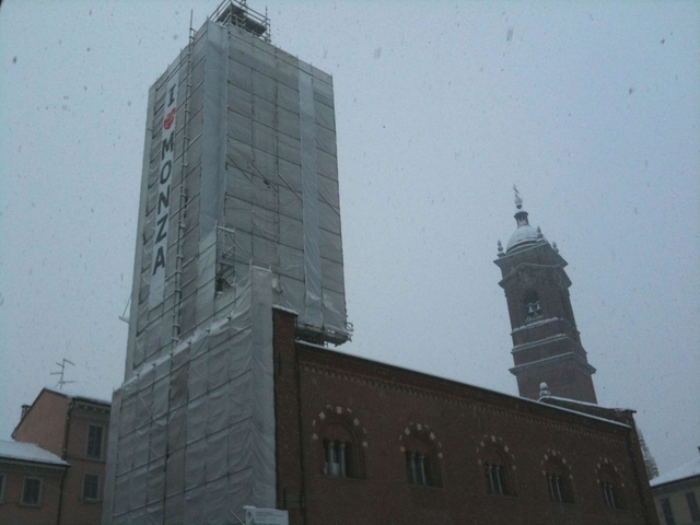 Viaggio a Monza sotto la neve immagine