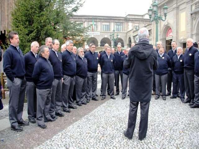 Il coro Idicain largo Rezzara