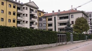 Aggredisce la mamma e la nonnaRaptus di rabbia con un coltello