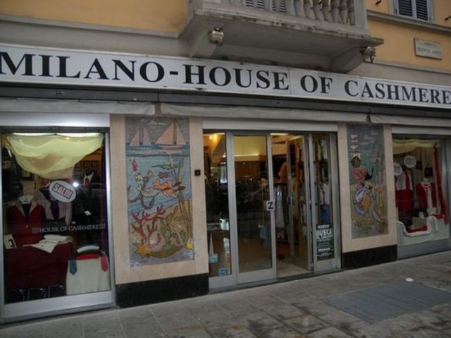 Colpo grosso dei ladri di cashmere«Un furto da 2 milioni di euro»