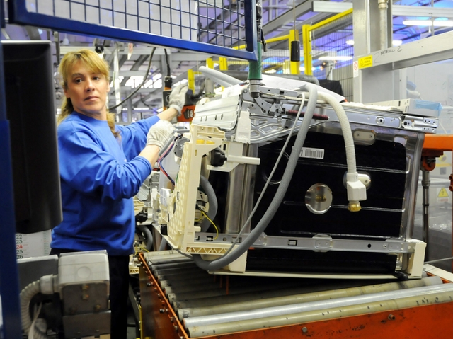 Electrolux annuncia nuovi esuberiE 261 nello stabilimento di Solaro