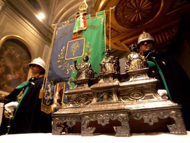 Brugherio, un altare per i Re MagiMessa con l’arcivescovo Scola