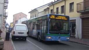 Limbiate, il bus passa in via Turatima a marzo si mangerà i parcheggi