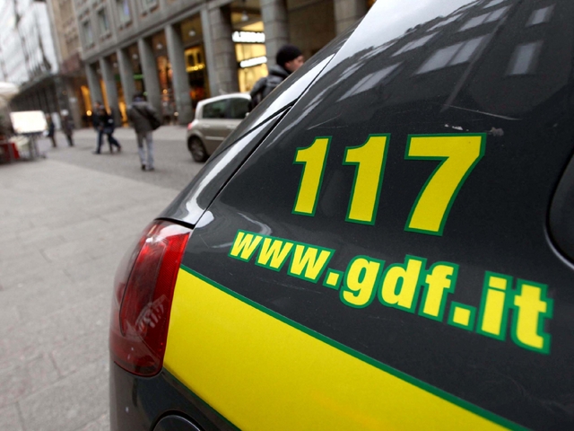 Gdf, maxisequestro di bigiotteriaSenza etichetta 290mila articoli