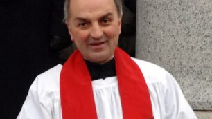 Lentate, il coraggio di don ItaloAffronta e mette in fuga il ladro