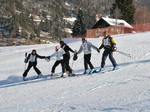 Limbiate, tutti gli amici in pistaIl saluto sulla neve a Marco Ronchi