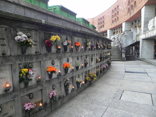 Al cimitero non c’è più spazio«Sepolture anche fuori Lissone»