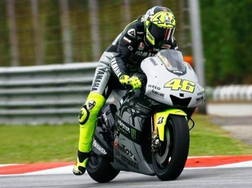 Sepang, Rossi e la Yamaha terzi«Prima fila, quasi un’emozione»