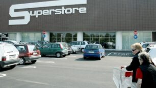 Desio, scoppia il «caso Esselunga»Casse da spostare, no del Comune