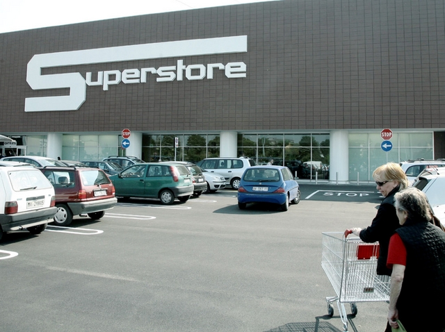 Desio, scoppia il «caso Esselunga»Casse da spostare, no del Comune